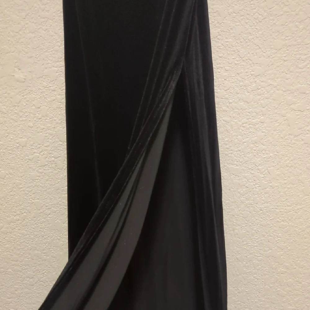 City Triangles vintage black velvet floral embroidered strapless maxi dress - Picture 6 of 11